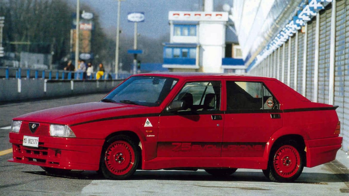 Alfa Romeo 75 Turbo Evoluzione. Auténtico Cuore Sportivo.