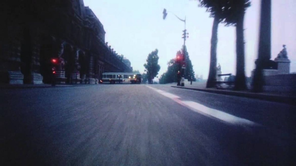 C’était un rendez vous. Atravesando París a más de 200 Km/h para acudir a la cita más famosa de los años 70.