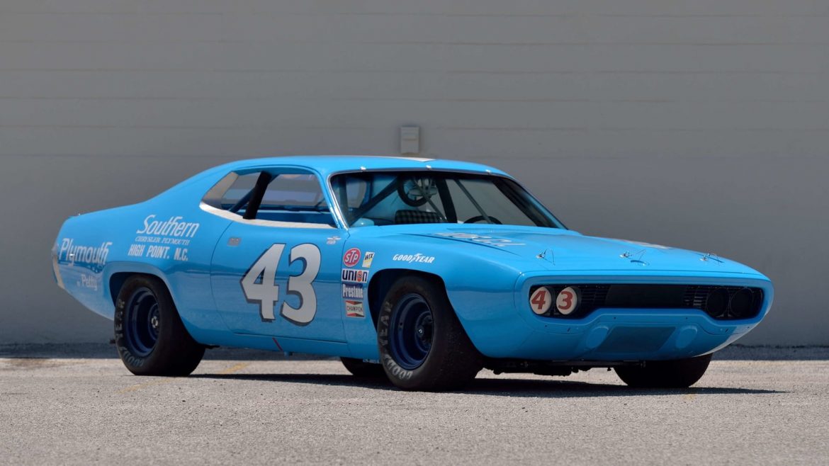 Así era el célebre Plymouth Road Runner de Richard Petty. 1971